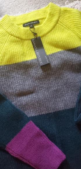 Color Block sweater - Picture 3 of 3
